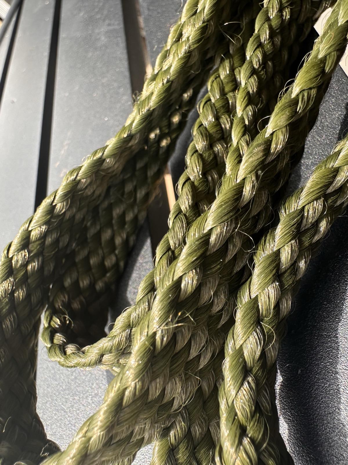 Linha verde-pinho em detalhe